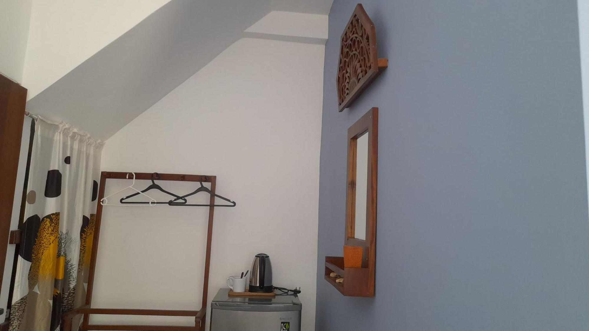 Srimany Bed & Breakfast Мириса Екстериор снимка