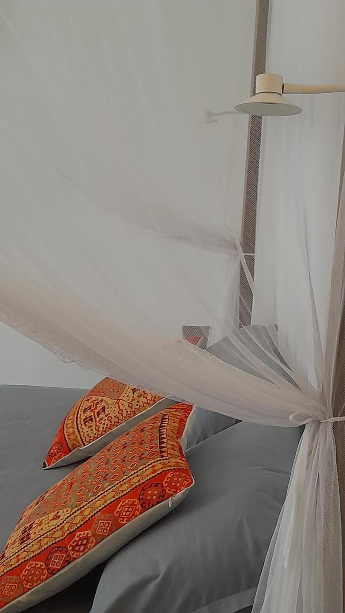 Srimany Bed & Breakfast Мириса Екстериор снимка