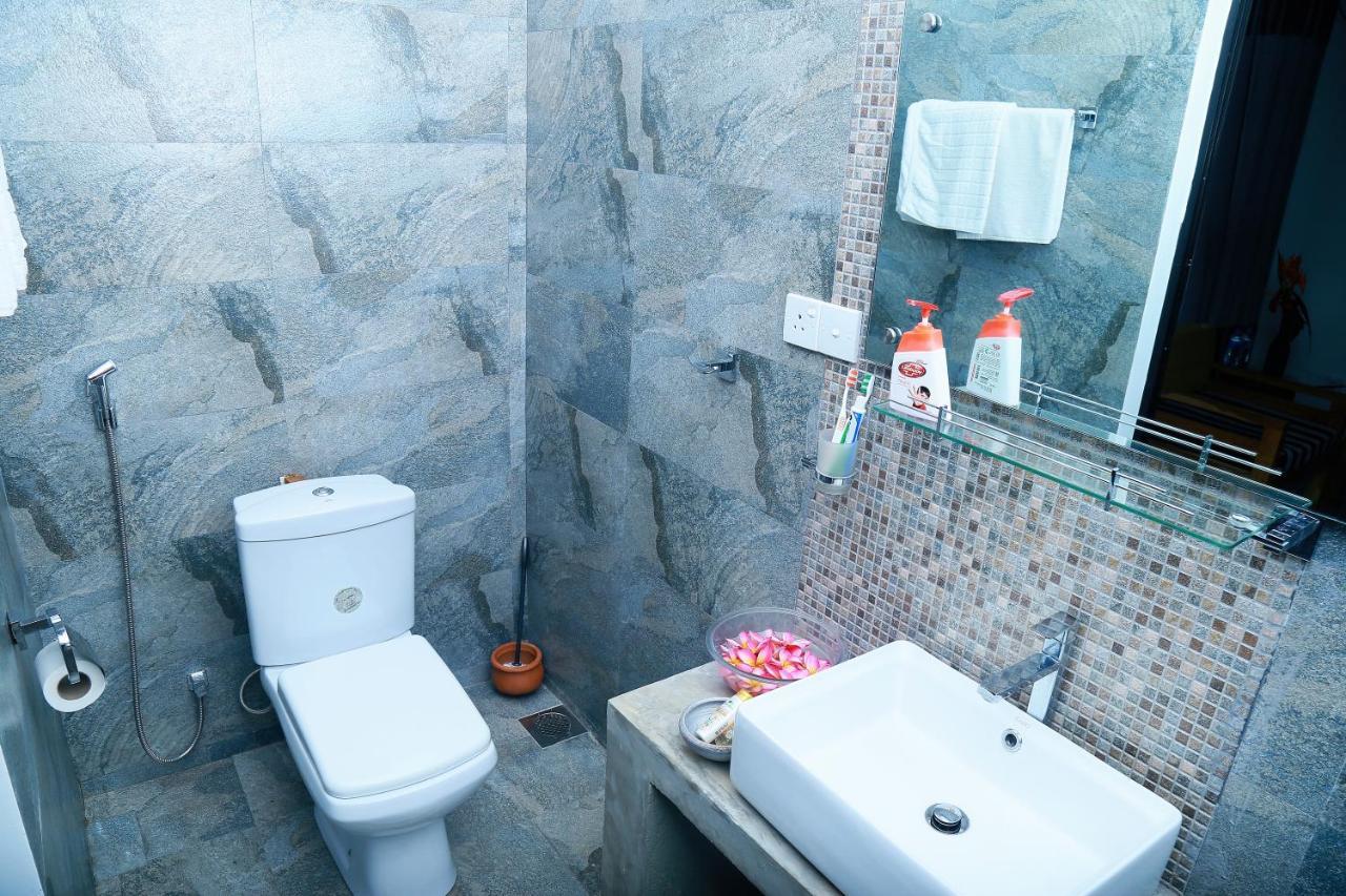 Srimany Bed & Breakfast Мириса Екстериор снимка